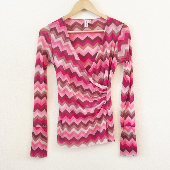 Sweet Pea Tops - Sweet Pea Stacey Frati Bright Pink Orange Chevron Mesh Faux Wrap Top Sz M